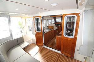 Linssen 290 Sedan Forelle Ansicht Achterdeck Blick in Innenraum