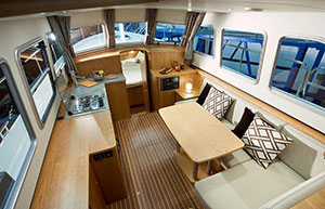 Linssen 350 AC, Blick nach vorne vom Achterdeck aus