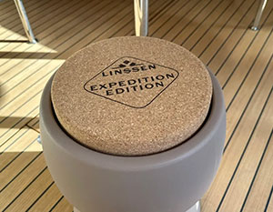 Linssen GS 35 AC Vaiana Bubalou-Hocker mit Korkdeckel, Draufsicht