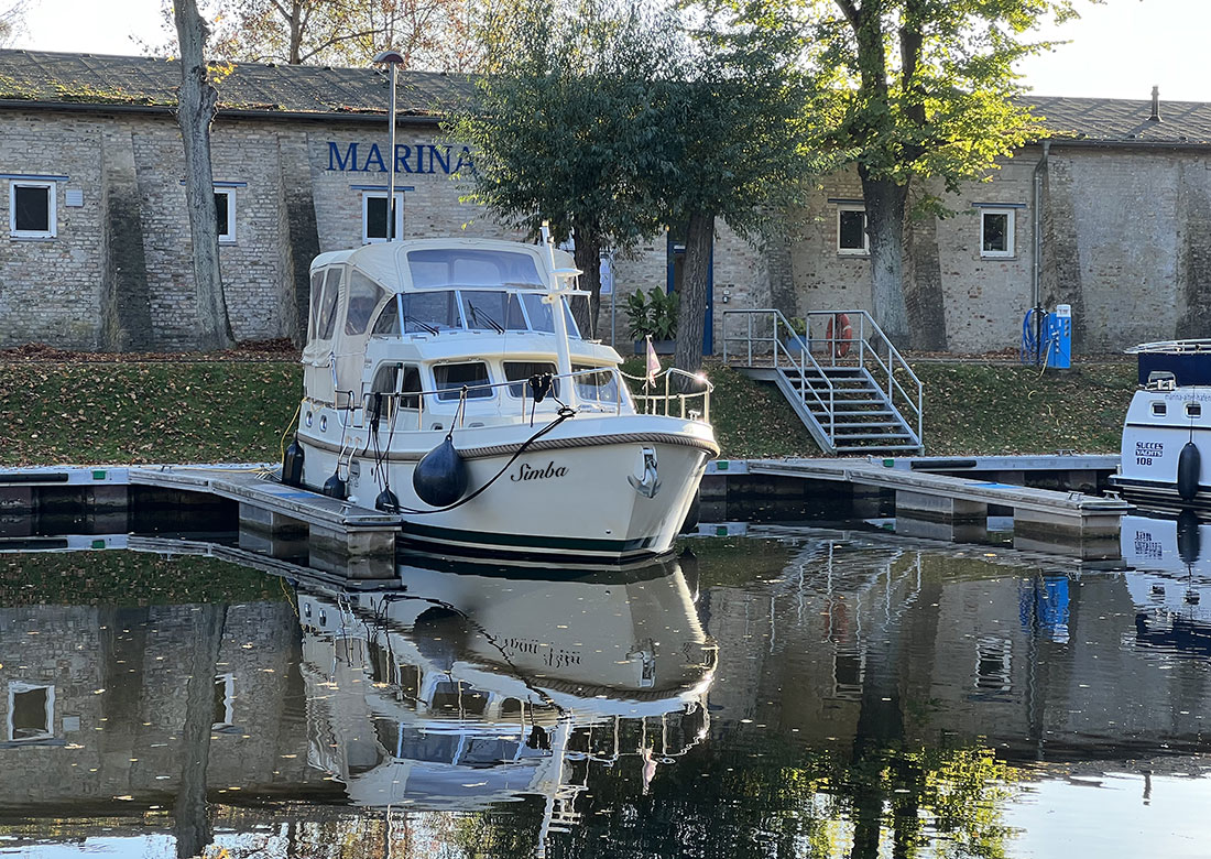 PUUR Yachtcharter Linssen GS 30.9 AC Simba- HausBoot Urlaub auf der ...